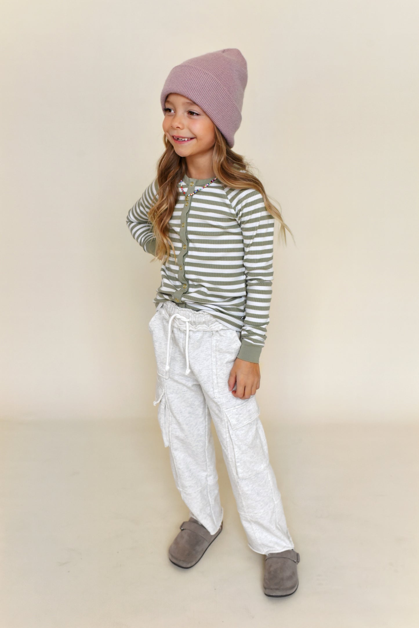 fitted snap tee - olive + white