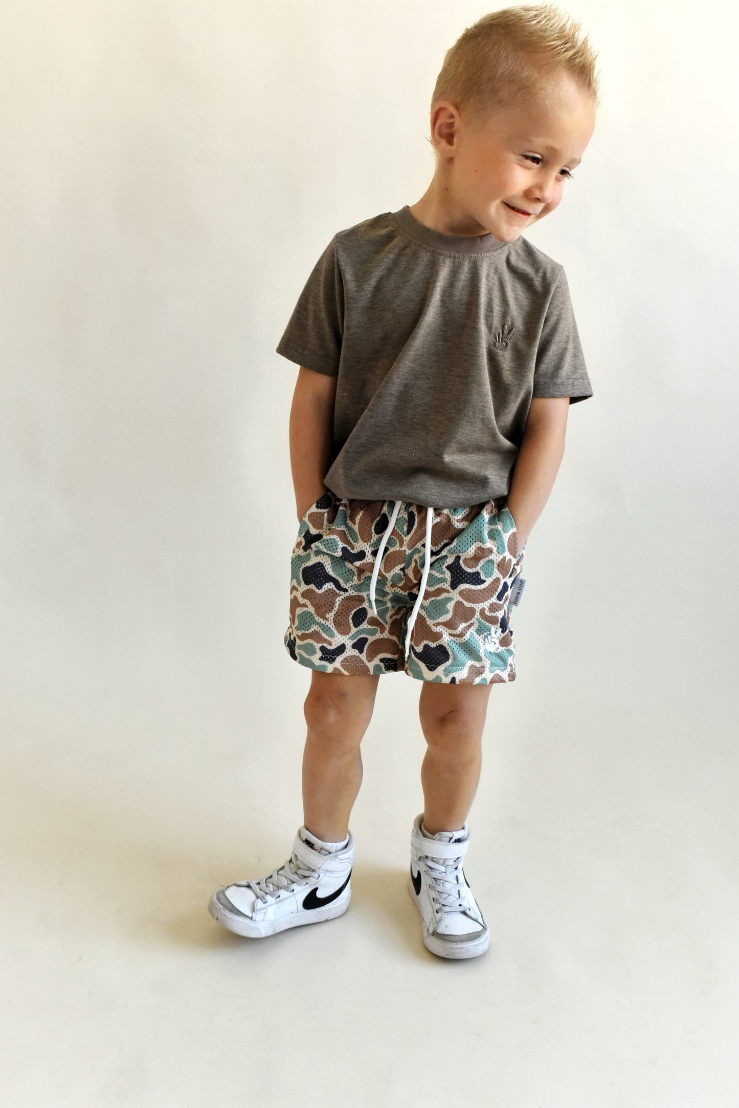 mesh short - spotted camo