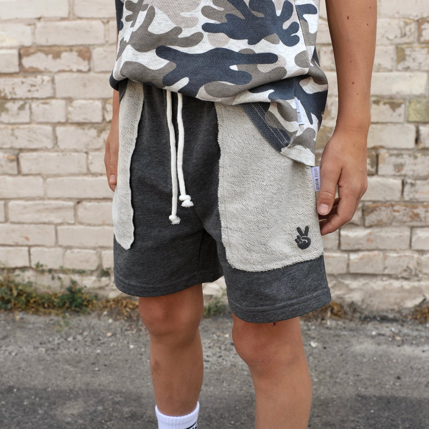 everyday short - reverse charcoal