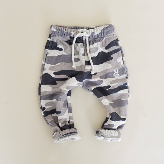 vintage joggers - camo