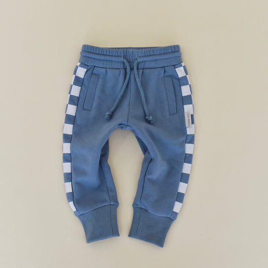 pocket joggers - old skool